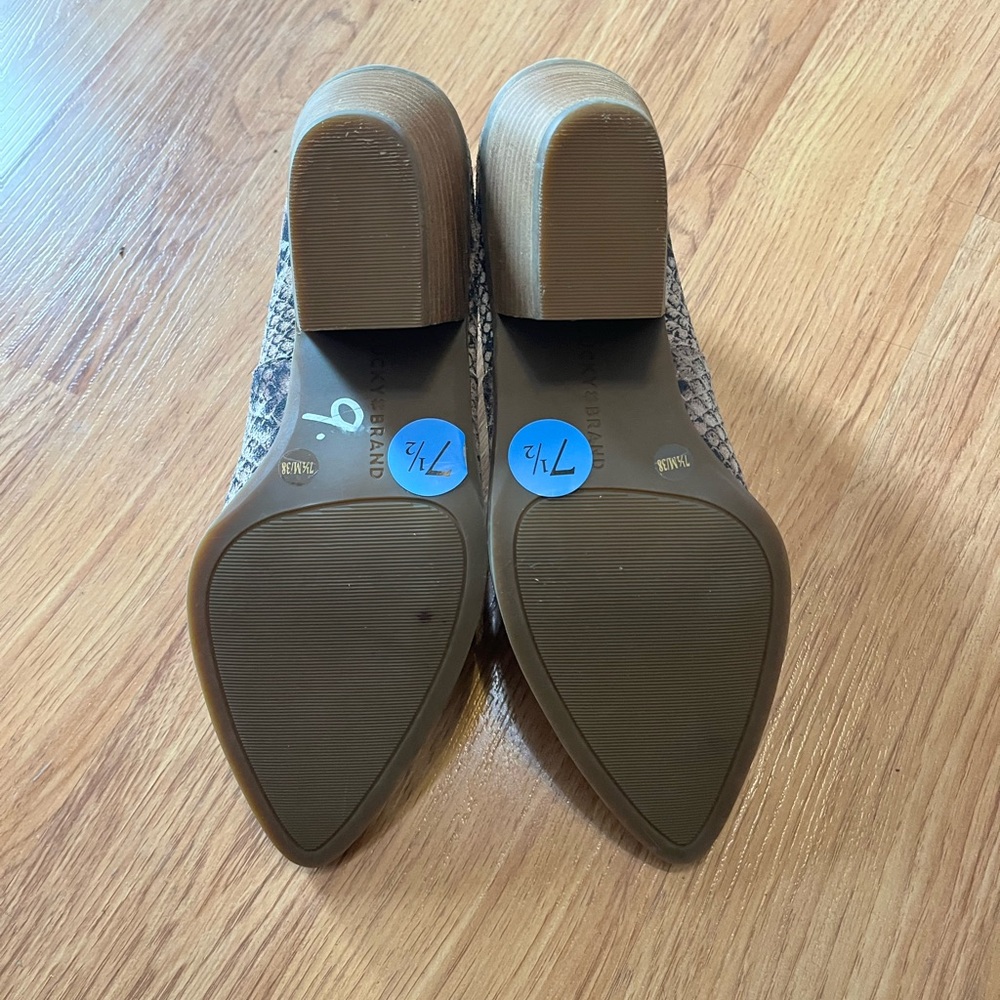 Lucky Brand Women’s Snakeskin Pattern Shoes - Picture 6 of 6
